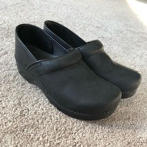 Black Danskos